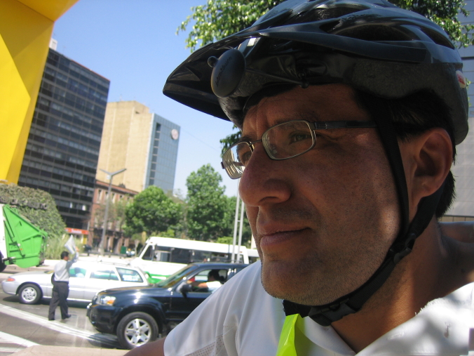 [Image: Reforma Avenue, Mexico City
   (February 15, 2009)]